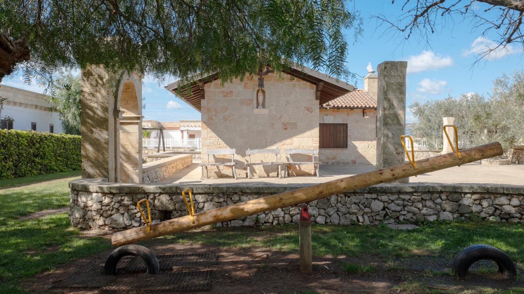 Borgo Specchia Natural Resort Exterior foto